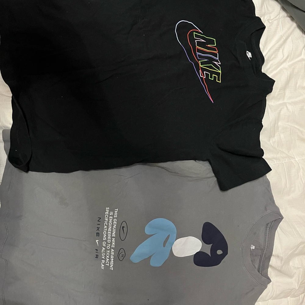 Nike Kids Black and Gray Graphic Tees